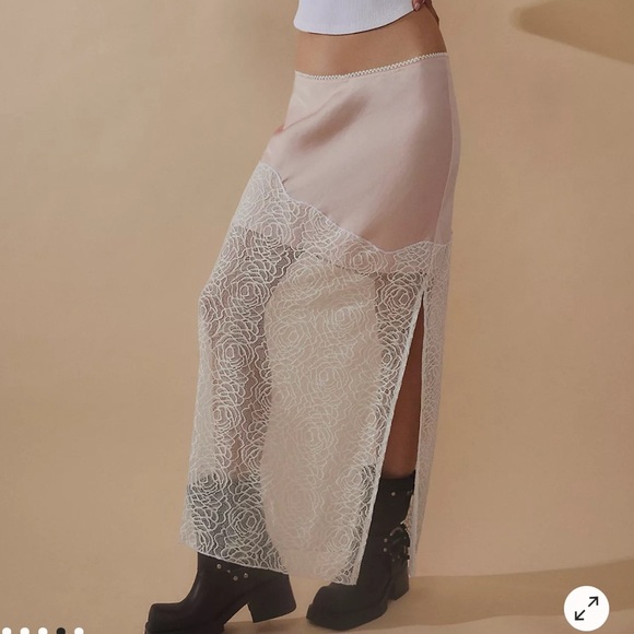 Free People Gemini Moon Half Slip skirt Blush Satin lace midi intimately M - Picture 1 of 12